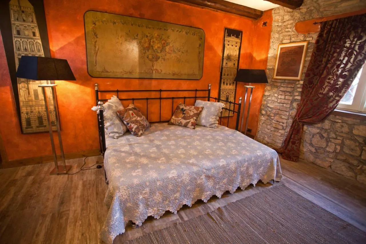 Apartment Villa Verecondi Scortecci Colle Umberto  Italy